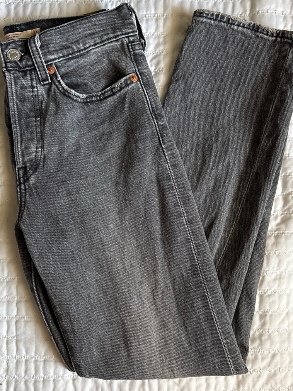 Levi's Straight Leg Jeans in Charcoal Gray